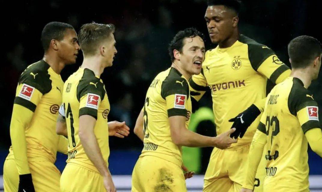 关于多特蒙德队在赛场上攻陷对手,势不可挡的信息 关于多特蒙德队在赛场上攻陷对手,势不可挡的信息