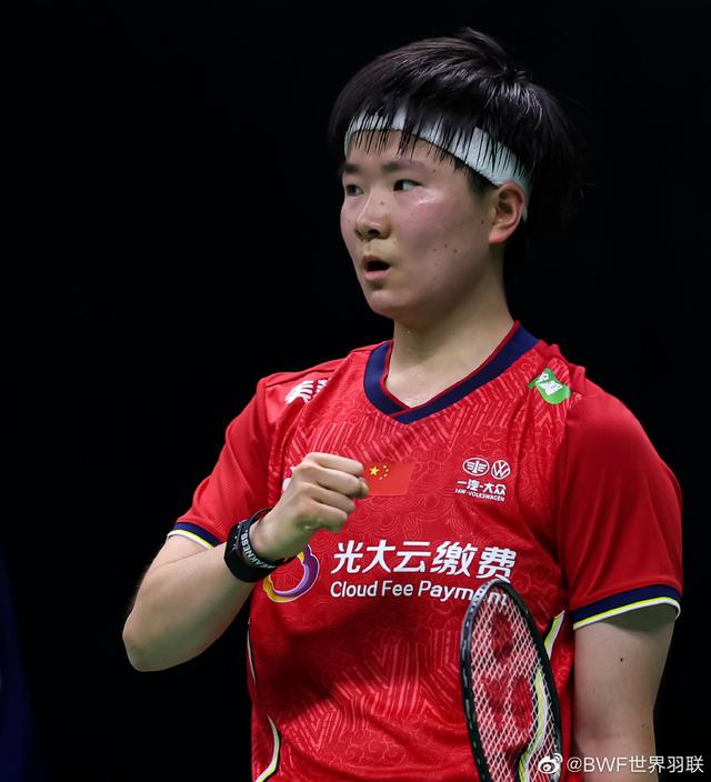 V5碾压NS,Doinb操刀奇招英雄翻盘强强对话成都决赛之夜,强势挺进下一轮 V5碾压NS,Doinb操刀奇招英雄翻盘强强对话成都决赛之夜,强势挺进下一轮