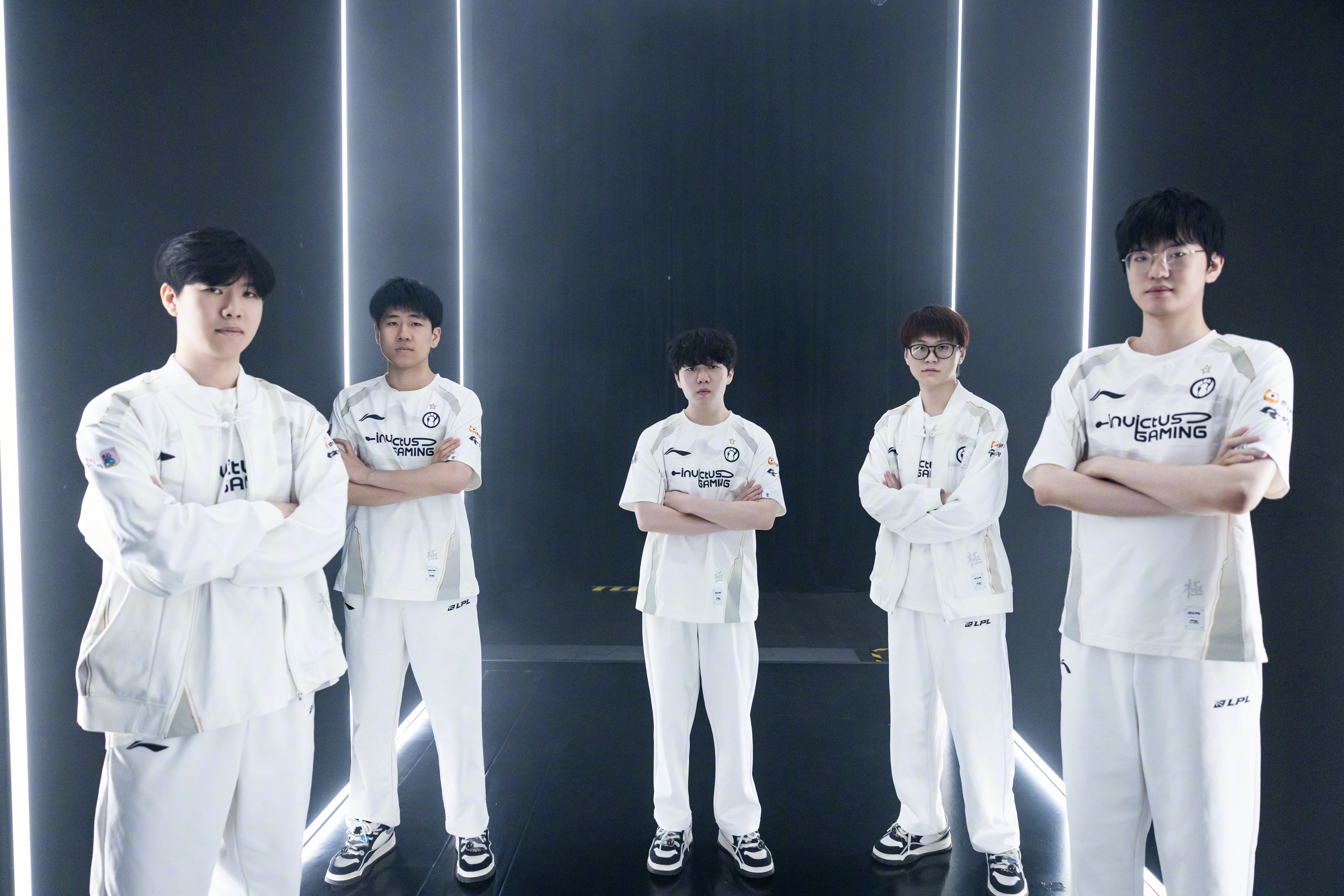 EDG轻取TSM，CoreJJ团战一打五顶尖较量入围赛，技惊四座