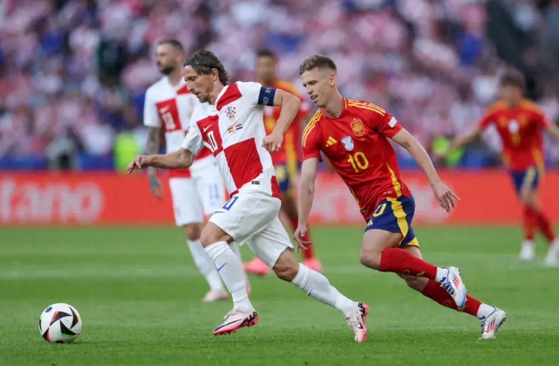 摩洛哥险胜切尔西，莫德里奇状态火热