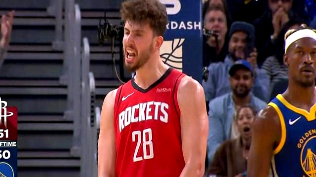 火箭力克骑士，库里关键制胜