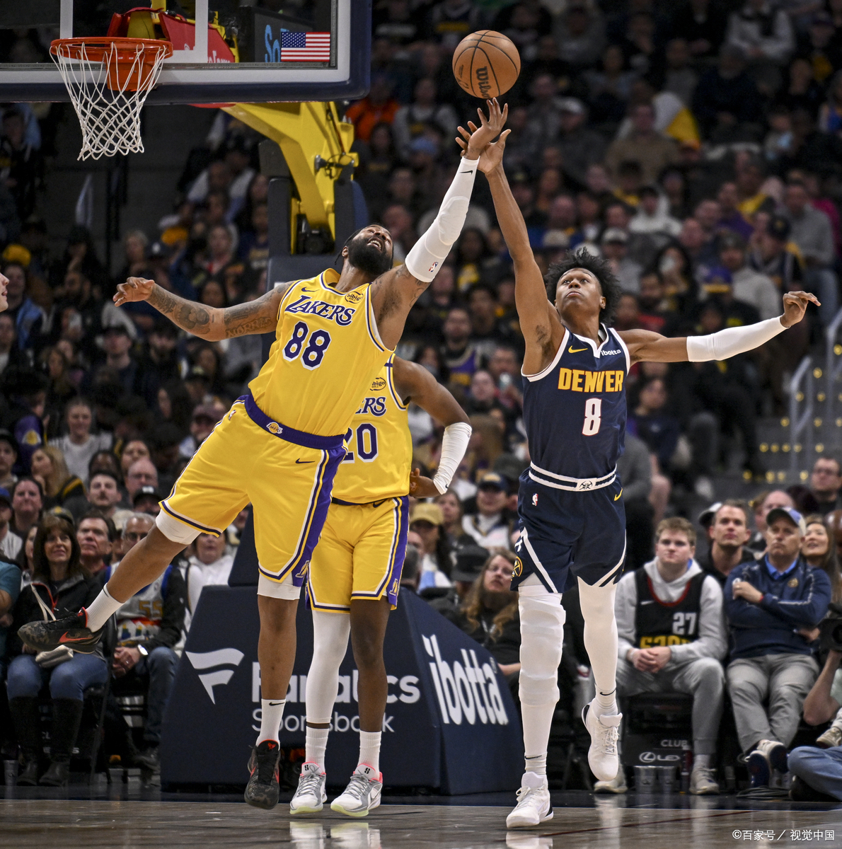 山西队鏖战勇士,约基奇扛起全队 山西队鏖战勇士,约基奇扛起全队