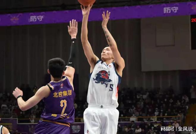 深圳队鏖战76人,陶汉林状态火热 深圳队鏖战76人,陶汉林状态火热