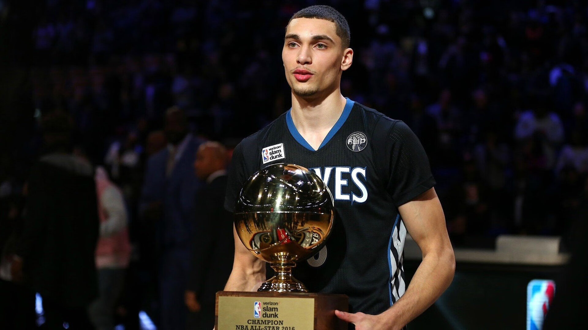 史诗级绝杀！公牛压哨三分撕裂费城，欧冠半决赛上演世纪逆转